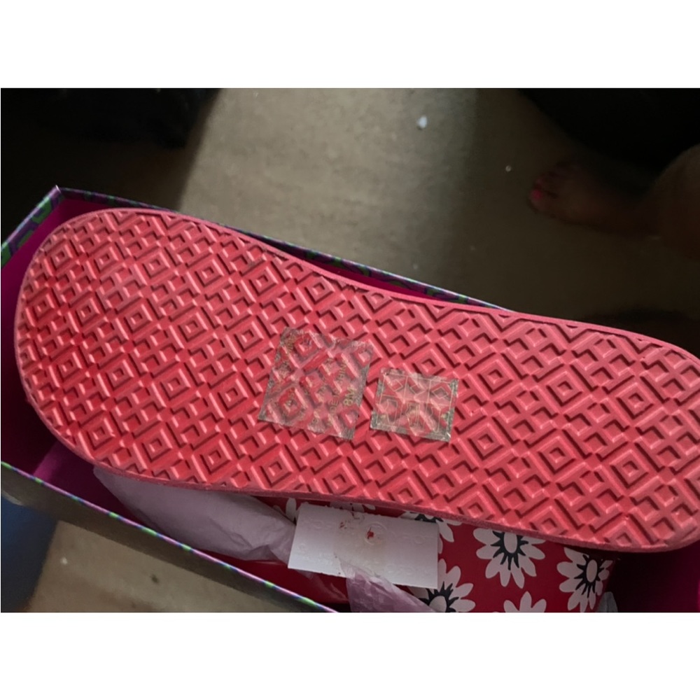 Slippers - Picture 2 of 3